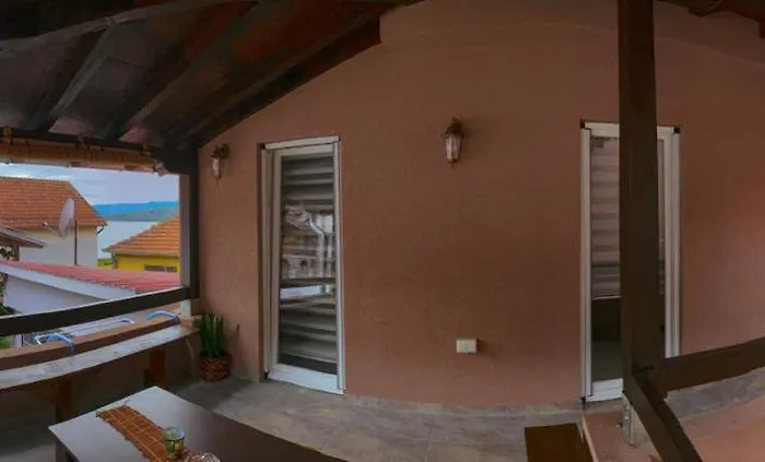 Kuca Za Odmor Car - Tekija *